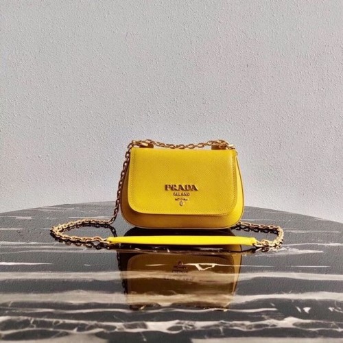 Bolso de hombro Prada en piel Saffiano 2BD275 amarillo