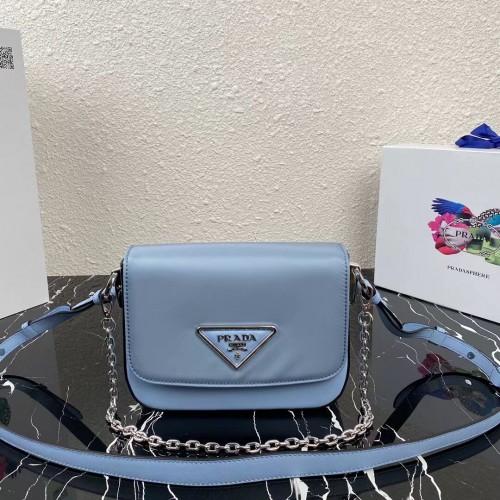 Prada Bolso de hombro pequeño de piel cepillada 1BA263 azul cielo