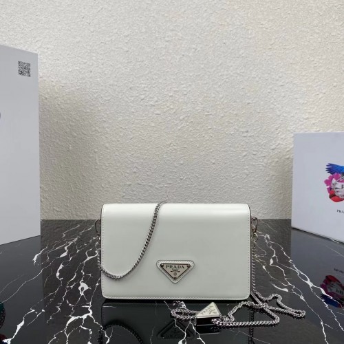Prada Bolso de hombro pequeño de piel cepillada 1BH307 blanco