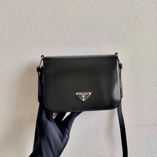 Prada Bolso de hombro pequeño de piel cepillada 1BH308 negro