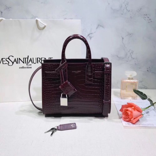 SAINT LAURENT Bolso para órgano de piel con relieve de cocodrilo 392035 Vino
