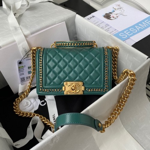BOLSO DE MANO PEQUEÑO NIÑO CHANEL Metal Dorado A67085 VERDE