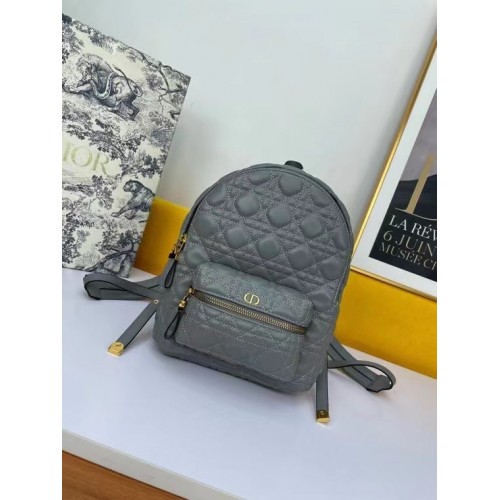 MOCHILA PEQUEÑA DIOR Piel de cordero Cannage M9222U gris