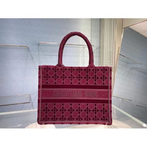 PEQUEÑO DIOR BOOK TOTE Terciopelo bordado Cannage burdeos M1287Z