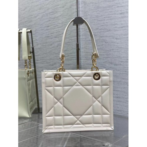 BOLSO TOTE PEQUEÑO DIOR ESSENTIAL Piel de becerro Archicannage Avellana M87211 BLANCO