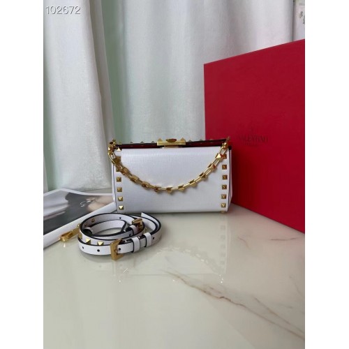 VALENTINO GARAVANI Bolso al hombro Rockstud Alcove Grain de piel de becerro V0189 blanco