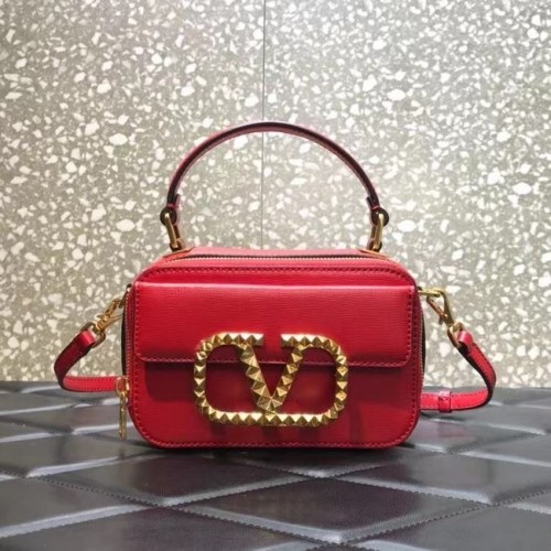 VALENTINO GARAVANI Rockstud Alcove piel de becerro de grano pequeño 2B0058 rojo