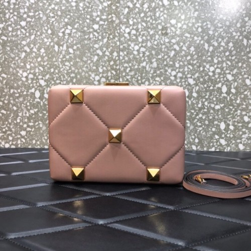 VALENTINO GARAVANI Roman Stud Napa piel de oveja 0659 rosa