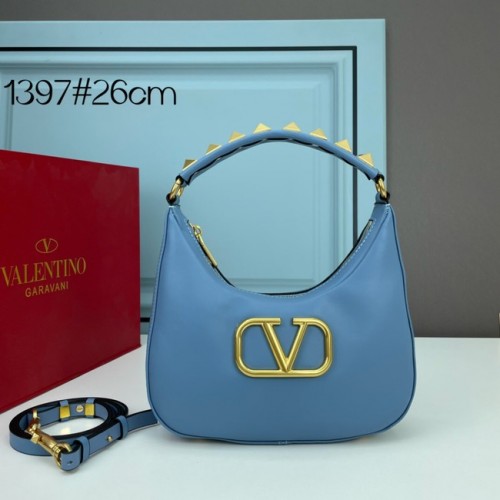 VALENTINO GARAVANI STUD SIGN Bolso hobo de piel de becerro 1W2B0K69 azul cielo
