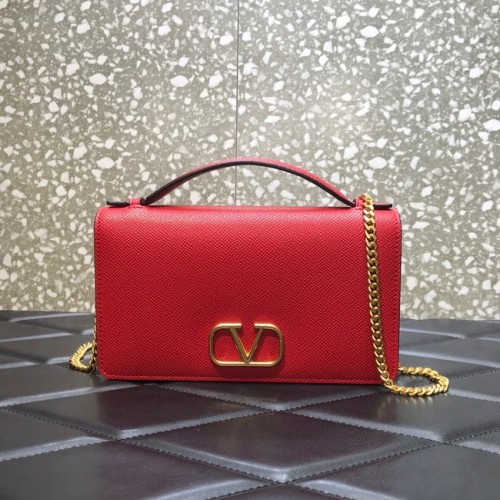 VALENTINO GARAVANI Bolso de hombro Stud Sign de piel de becerro granulada 0680 rojo