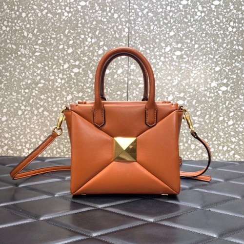 VALENTINO GARAVANI Bolso tote pequeño One Stud de piel de oveja XW0B0K59 marrón