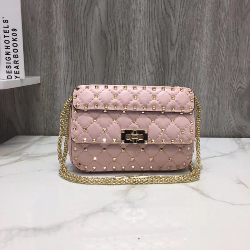 VALENTINO Bolso de hombro Rockstud pequeño de piel acolchada 77562 rosa