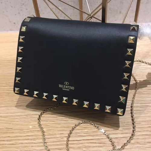 Valentino Garavani Rockstud embrague de cuero 01327 negro