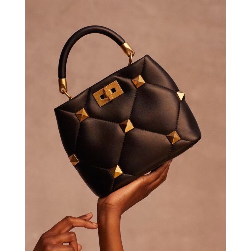 Valentino mediano Garavani Roman Stud V1198 negro