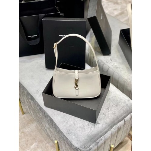 BOLSO YSL DE ASA SUPERIOR EN PIEL BRILLANTE Y687228 blanco