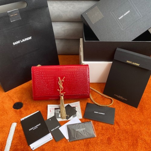 Yves Saint Laurent CARTERA KATE DE CADENA CON BORLA DE PIEL BRILLANTE CON GRABADO DE COCODRILO 452159 rojo