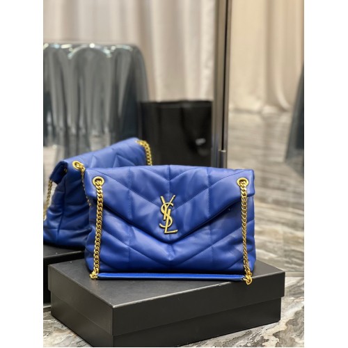 Yves Saint Laurent BOLSO MEDIANO LOULOU PUFFER DE PIEL ACOLCHADA ARRUGADA MATE Y577475 Azul electroóptico