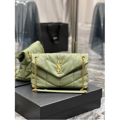 Yves Saint Laurent BOLSO MEDIANO LOULOU PUFFER DE PIEL ACOLCHADA ARRUGADA MATE Y577475 VERDE CLARO