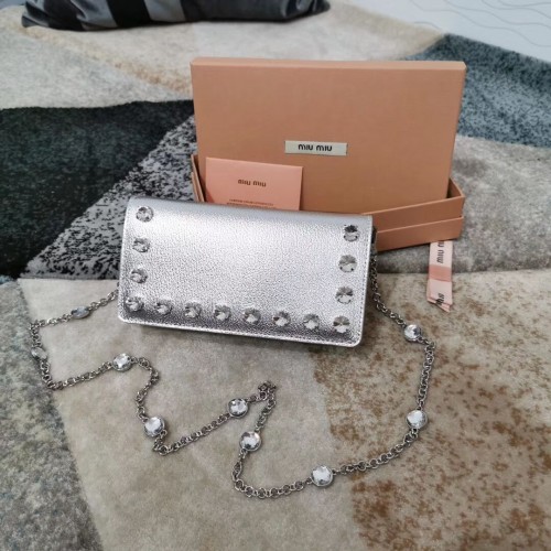 miu miu Matelasse Nappa Leather Clutch 5DH044 plata