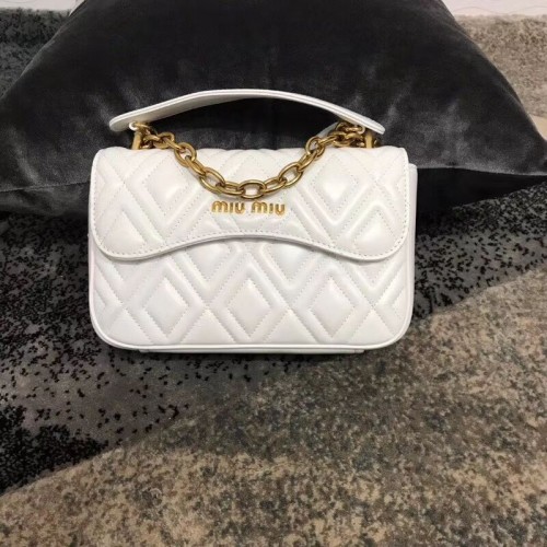 miu miu Matelasse Bolso bandolera de piel de napa 5BD140G blanco
